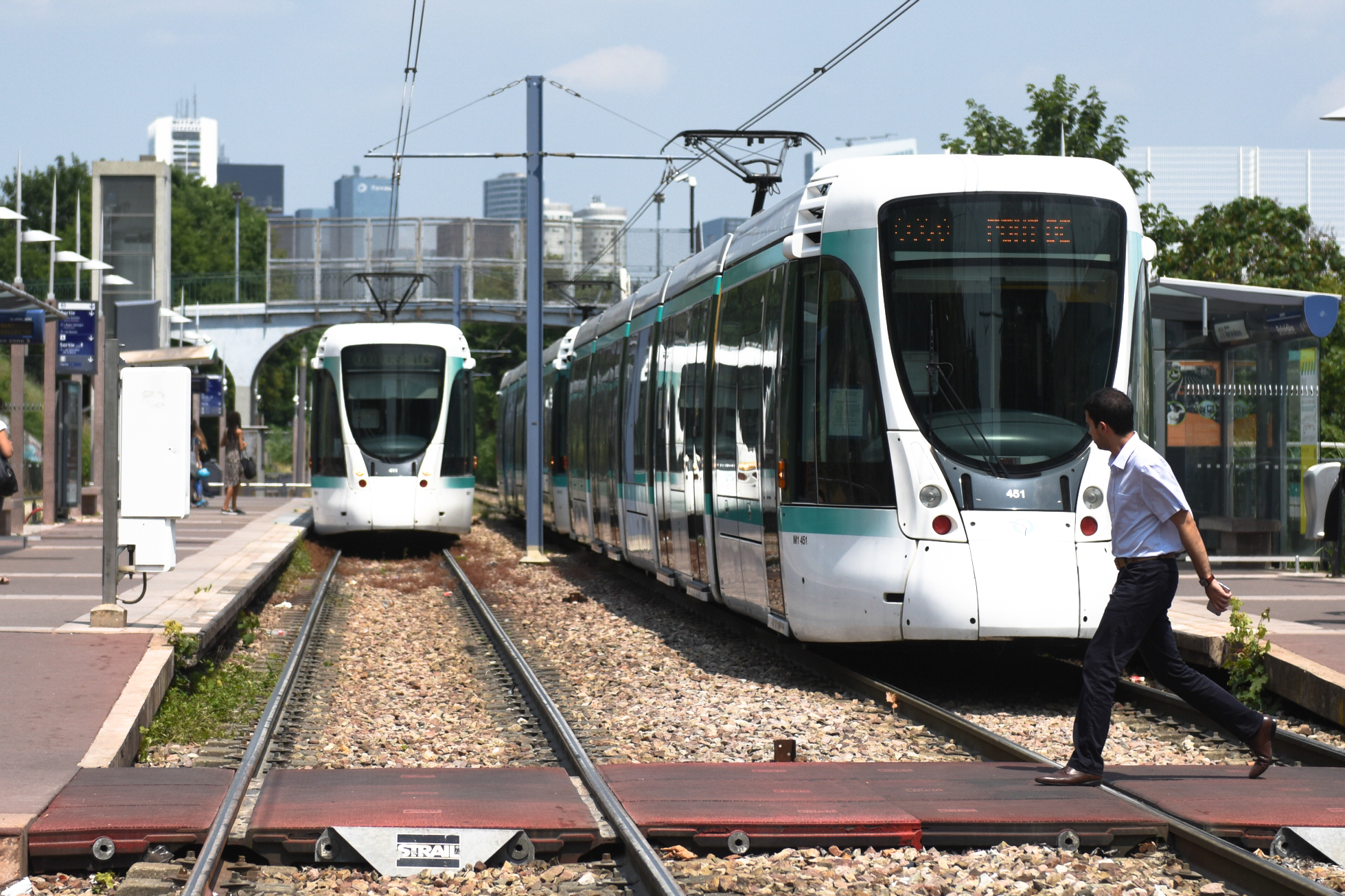 Pour ses vingt ans le tramway T2 s'arrête entre Puteaux et Parc de ... - Defense-92.fr - Vivez La Défense