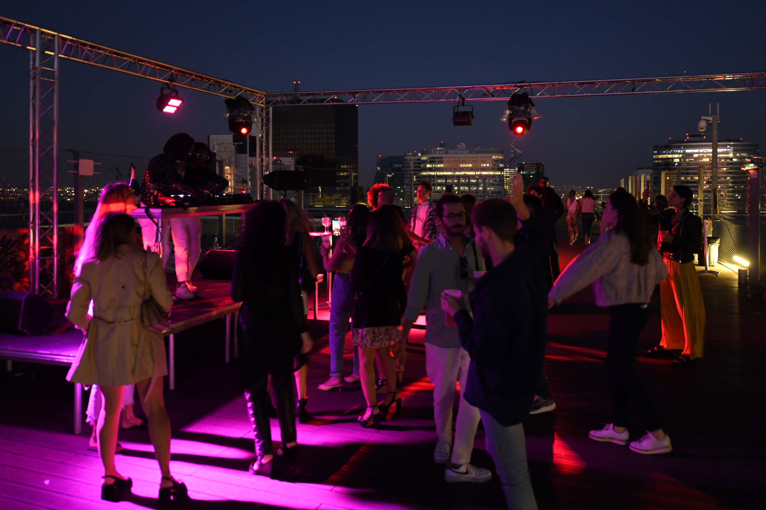 Un t d afterworks sur le Toit de la Grande Arche Defense 92.fr